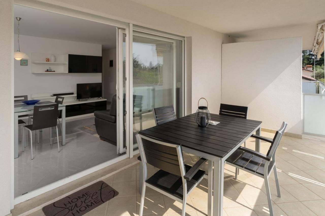 Apartment Sky By Seeadria Agency Novigrad  Bagian luar foto