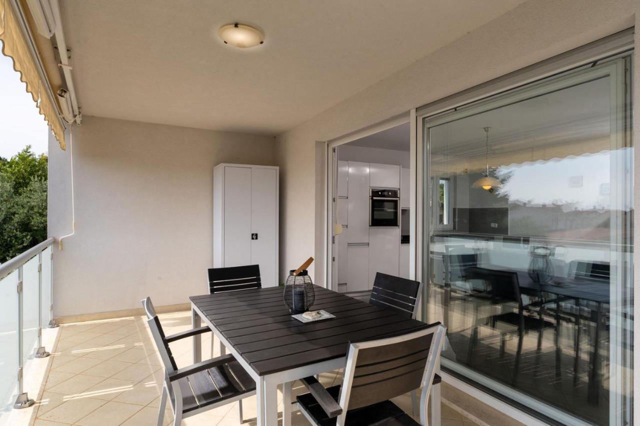Apartment Sky By Seeadria Agency Novigrad  Bagian luar foto