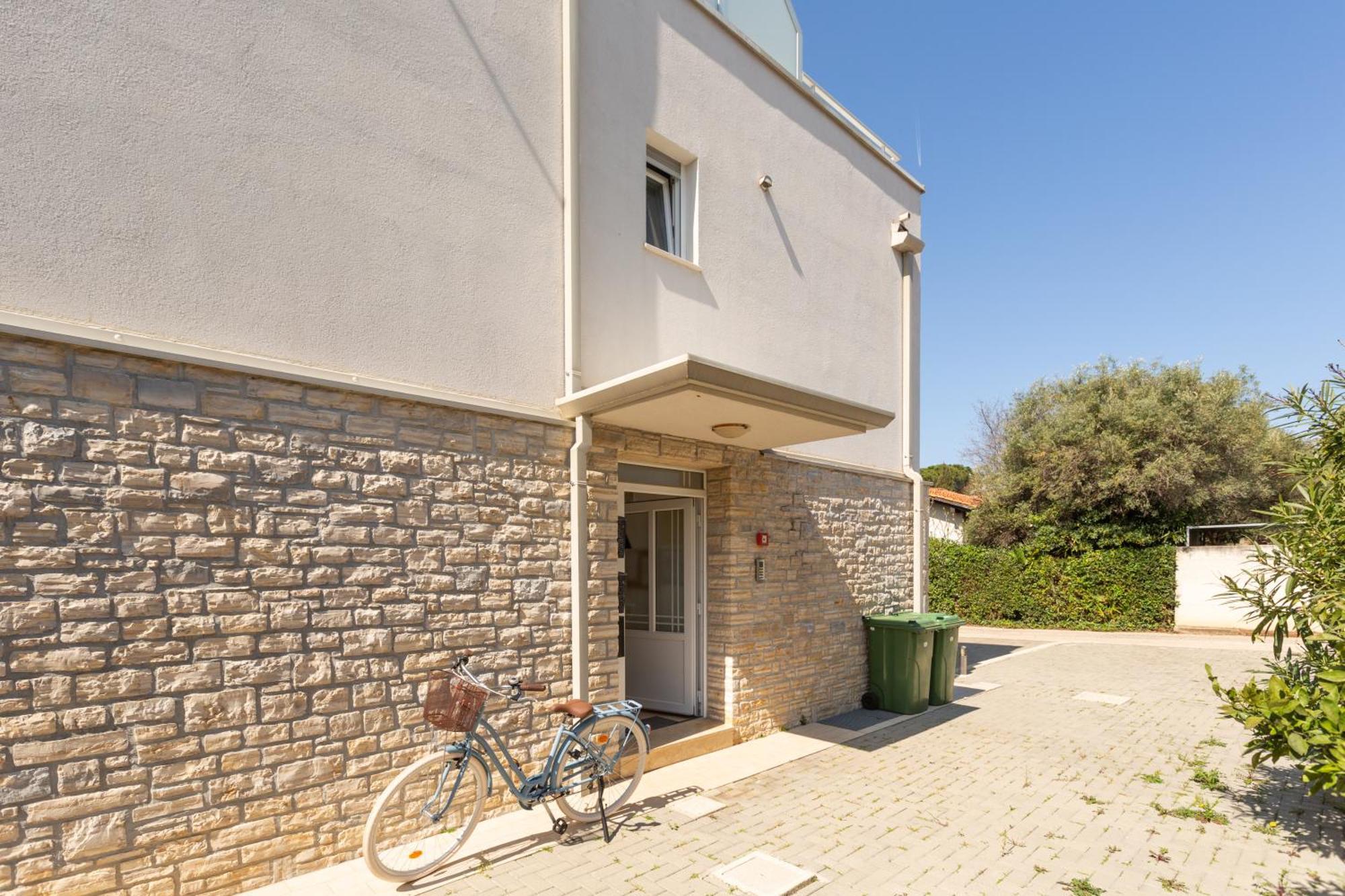 Apartment Sky By Seeadria Agency Novigrad  Bagian luar foto