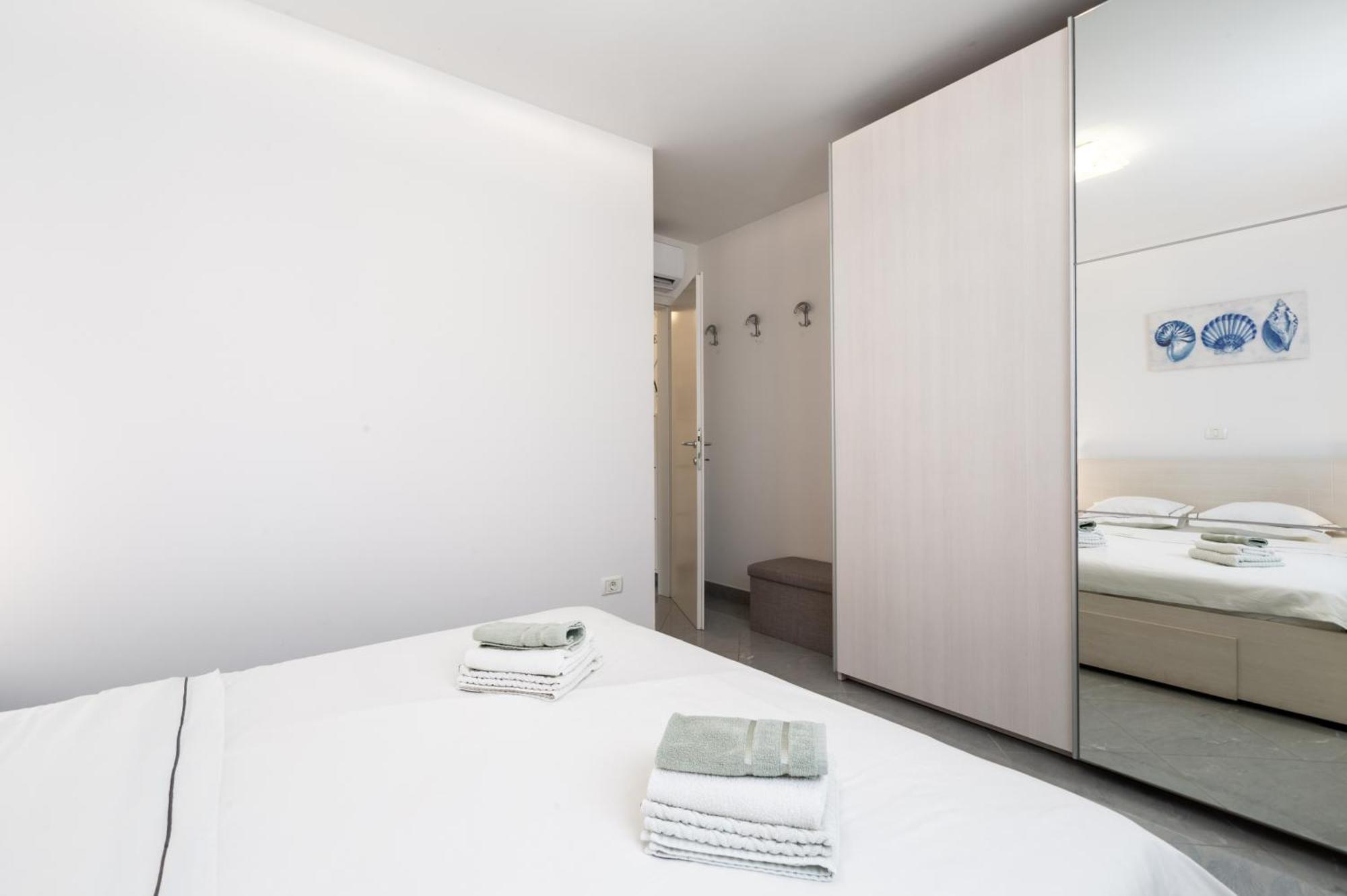 Apartment Sky By Seeadria Agency Novigrad  Bagian luar foto